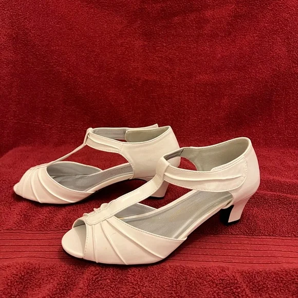 Angel Steps Eva Pump Women’s Shoes; White Patent; Size 7.5 - Picture 8 of 12